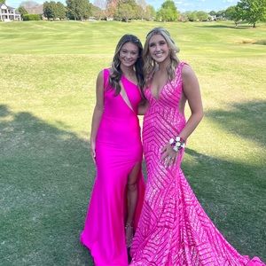 Selling Prom dress Size 4 but fits like a small and worn once!